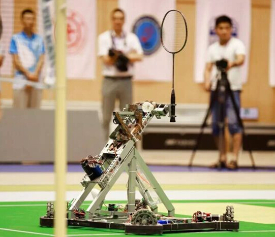 三亿官方版网站登录入口全向轮助阵全国大学生机器人赛-2.jpg